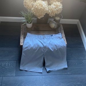 Men’s Vineyard Vine Shorts light grey